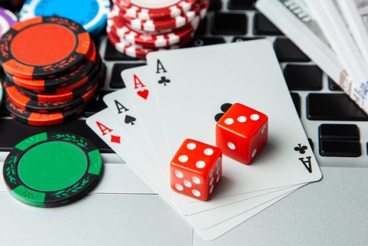 What are the types of games that can be found in an online casino?